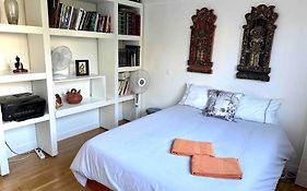 Private Bedroom 2 Near Eiffel Tower, Saint Germain